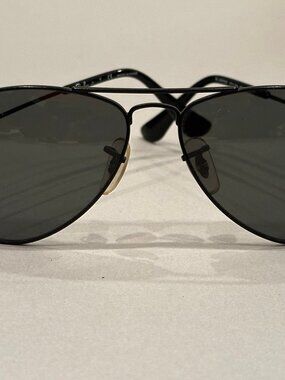 Vintage Rayban Aviator Classic style RB3025 sunglasses